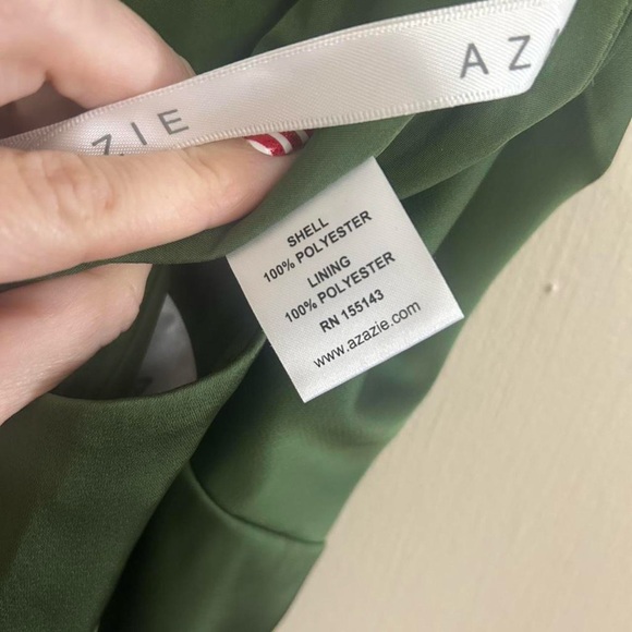 NWT Juniper Green V-Neck Pleated Stretch Satin Dress - Picture 8 of 9